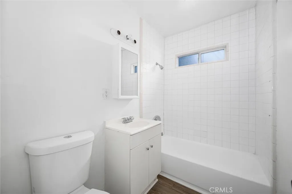 736 W Century, Los Angeles, California 90044 home-pic-35